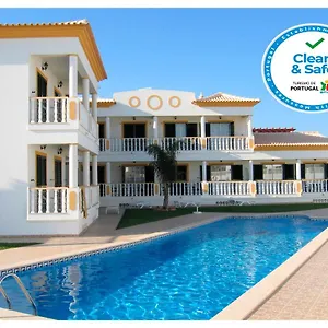 https://apartamentos-turisticos-solar-veiguinha.hotelaalgarve.com