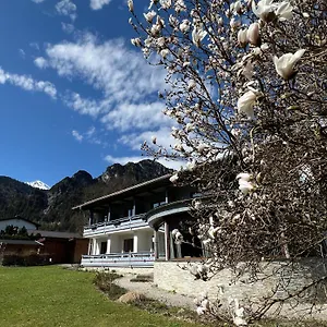 https://aparthotel-hochfeld.com-bavaria.com